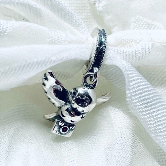 🦉✨ NWOT Hedwig Owl Charm – Harry Potter Magic ⚡ - Picture 11 of 13